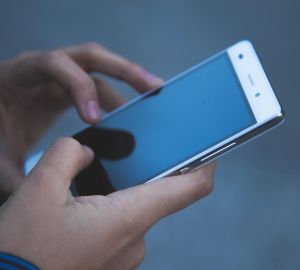 В Думу внесли законопроект о предустановке российского магазина приложений