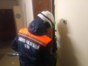 В Пензе спасатели помогли упавшей в квартире пенсионерке