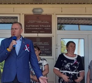 Владимир Вдонин приветствовал участников велозаезда в Нижнем Ломове