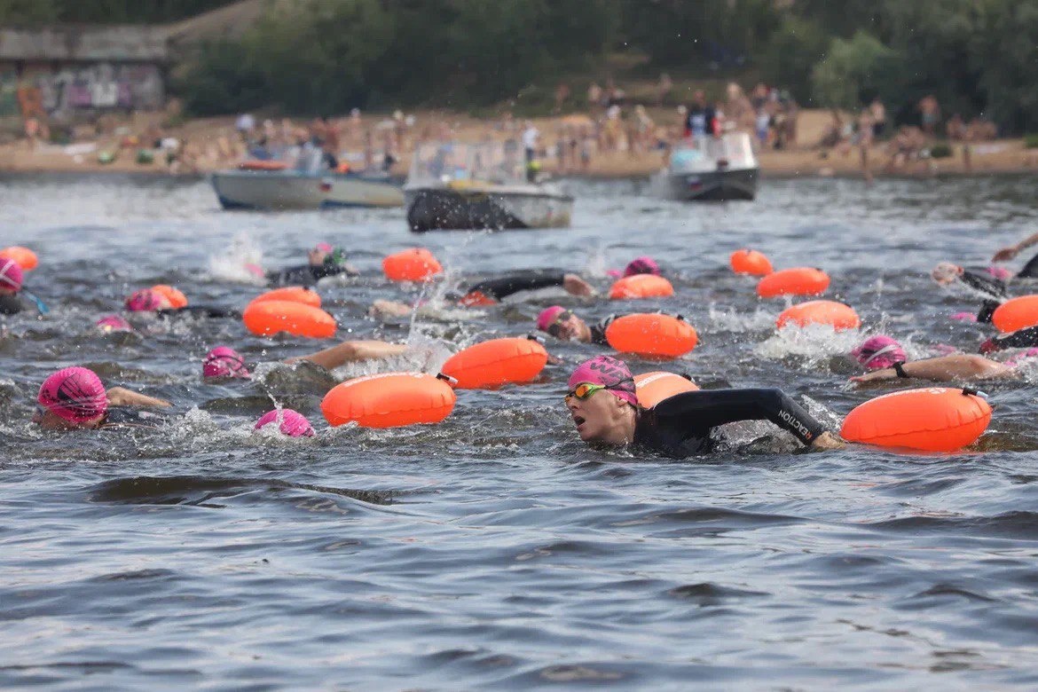 Игорь Комаров совершил заплыв на 5 км в рамках плавательной серии Х-Waters Volga 2022