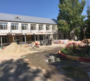 Александр Гришаев проверил ход капремонта школы в Нижнем Ломове