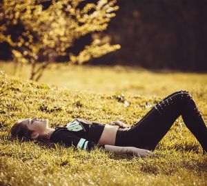 Марина Воробьева назвала моду на черное среди подростков частой причиной ДТП