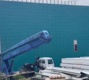 Олег Ягов рассказал, что при строительстве ледового катка в Арбеково произошел сбой в фасадной части