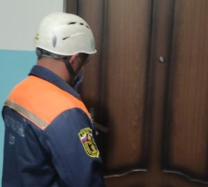 В Пензе спасатели помогли женщине, нуждающейся в медпомощи