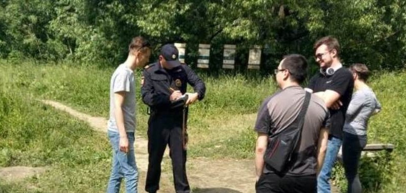 В Пензе на отдыхающих у водоема составили протокол за игнорирование важного знака