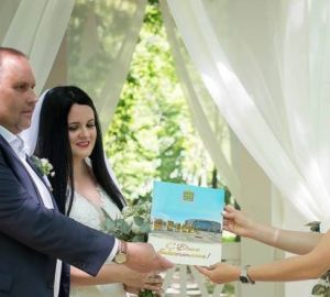 В Пензе открыли сезон выездных регистраций брака в «Тарханах» и филармонии