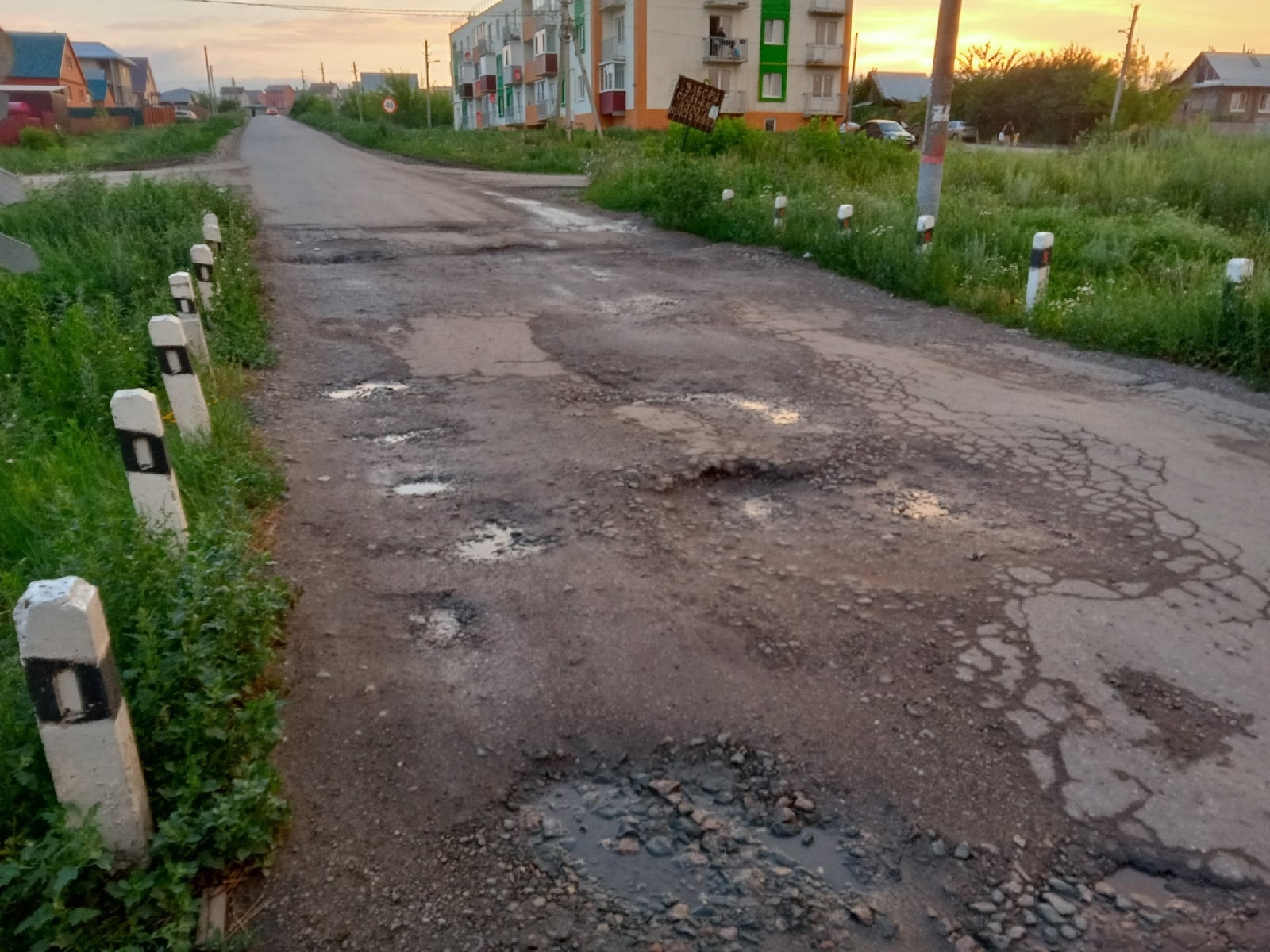 Жителям Бессоновки ответили на жалобу по железнодорожному переезду