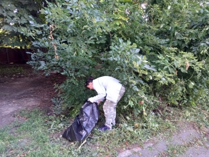 В Пензе после жалобы горожанки у родника «Самоварник» убрали мусор