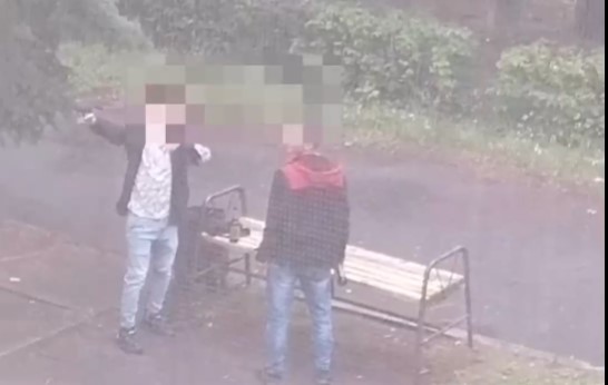 В Заречном после видео с «мамкиным бандитом» в полиции возбудили уголовное дело