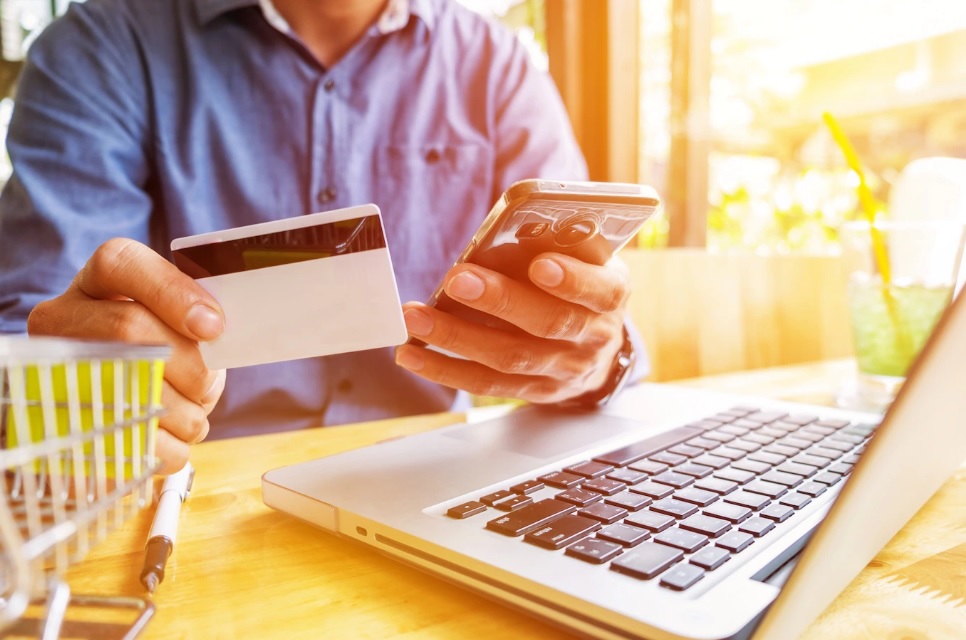 Житель Пензы лишился более 22 000 рублей, оплатив авиабилеты в интернете