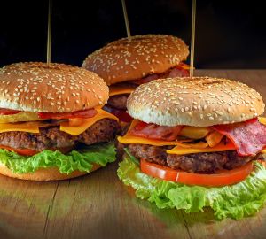 Глава «Вкусно — и точка» объяснил повышения цен на продукцию