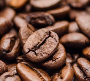 Терапевт Лишин заявил, что употребление кофе в жару провоцирует развитие сердечных болезней