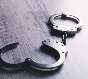 В пензенском сквере задержали продавца наркотика