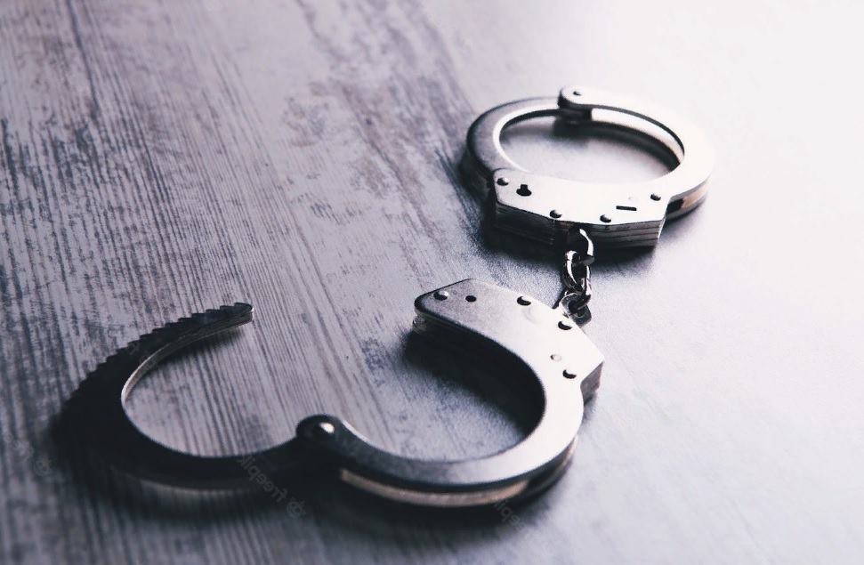 В пензенском сквере задержали продавца наркотика