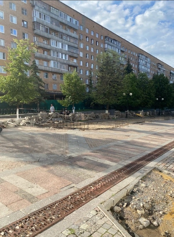 В Пензе на улице Московской не восстановили плитку после коммунального ремонта