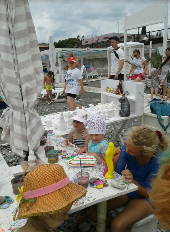 В Сочи отменили штормовое предупреждение и открыли пляжи для туристов