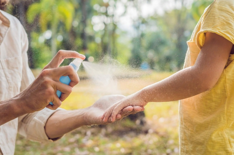 В Роспотребнадзоре рассказали, какая группа крови больше всего привлекает комаров