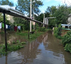 В Пензе на ранее затопленной улице Калинина ливневки не успевают пропускать воду