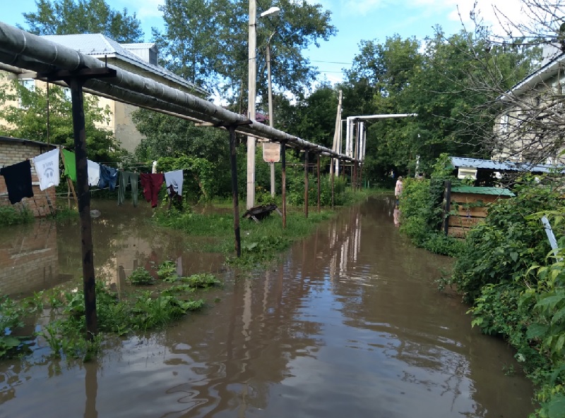 В Пензе на ранее затопленной улице Калинина ливневки не успевают пропускать воду
