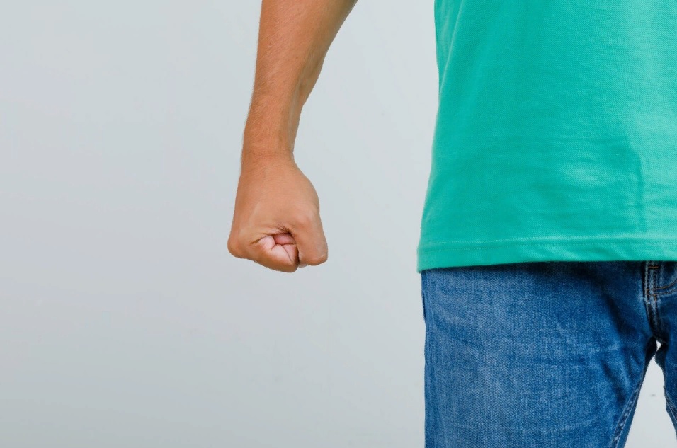 В Пензе мужчине разбили челюсть за отказ «угостить» сигаретой