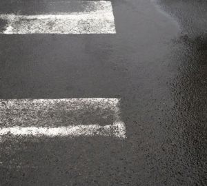 В Пензе после наезда иномарки женщину госпитализировали с телесными повреждениями