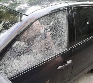 В Пензе неизвестные расстреляли легковушку из пневматического оружия