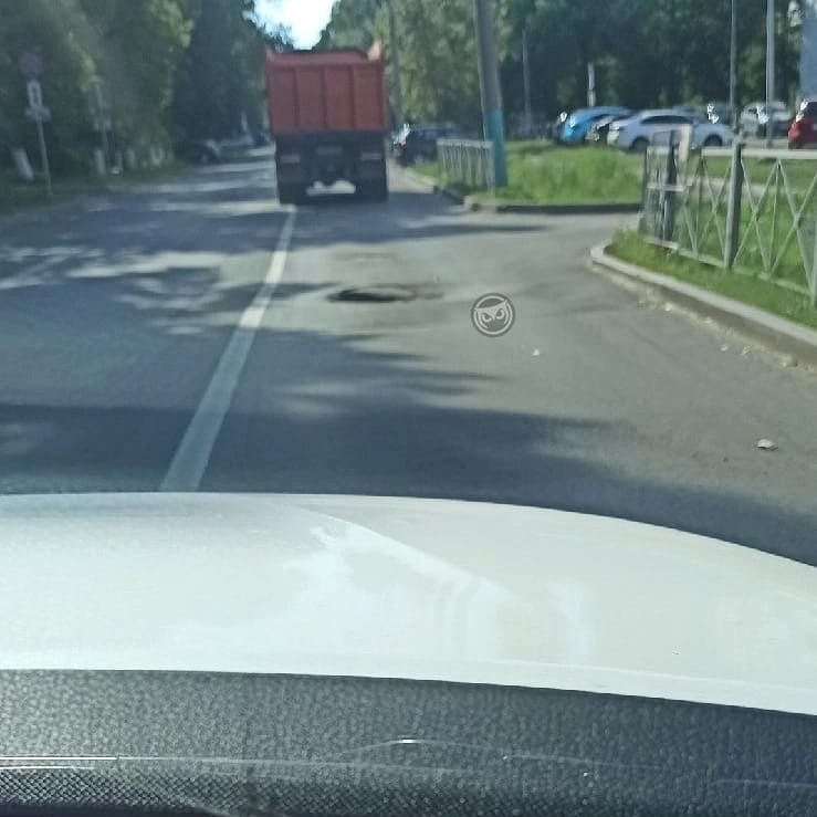 Пензенцев предупредили о провале асфальта на улице Карла Маркса