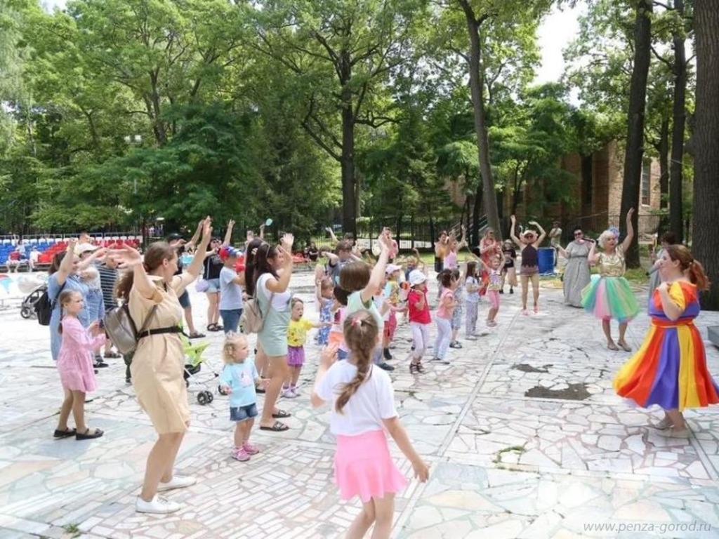 В выходные пензенцев с детьми ждут на День лимонада и пенную дискотеку