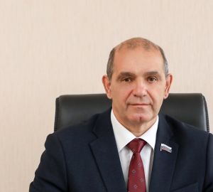 Мутовкин поздравил горожан сДнем семьи, любви и верности