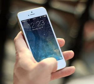 Компания Apple продолжает ввозить свою продукцию в Россию, несмотря на заявление о заморозке