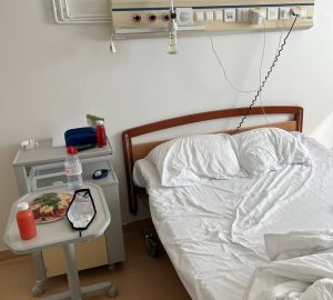 Егор Крид провел выходные в больнице, весь обвешанный проводами