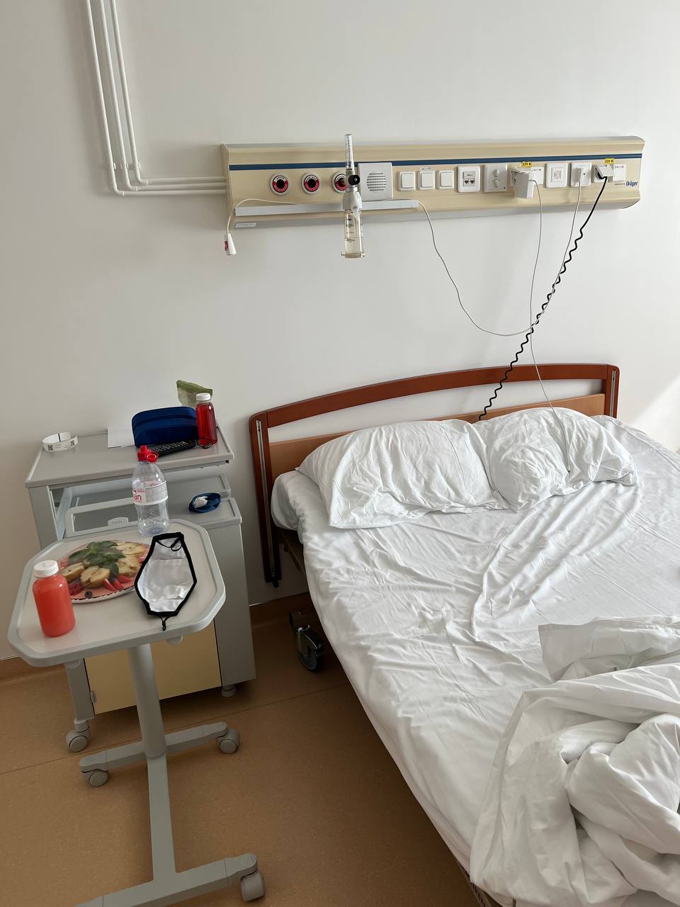 Егор Крид провел выходные в больнице, весь обвешанный проводами