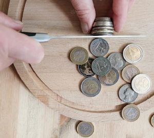 Минфин предложил сократить бюджет государственных программ на 1,6 трлн руб