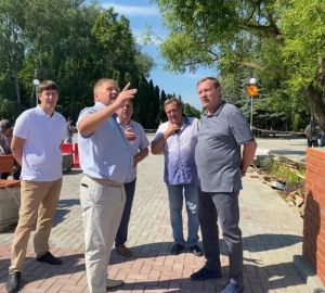 Зареченцам рассказали, когда закончат ремонт в Лермонтовском парке