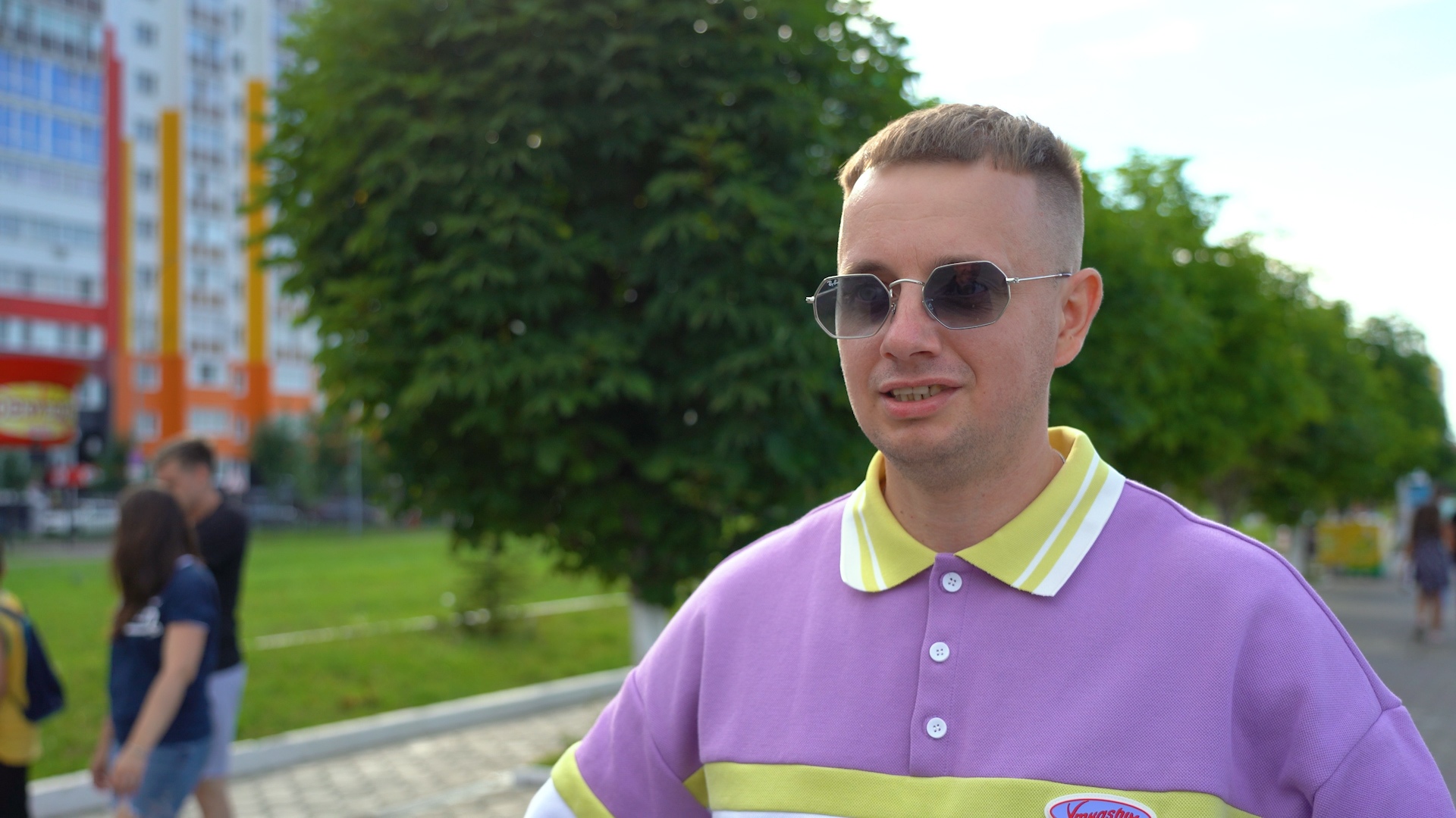 Город Спутник продолжает принимать поздравления