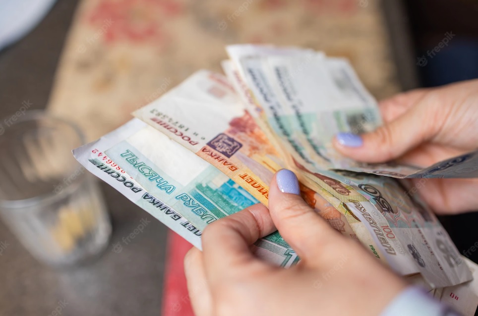 Снижение реальных зарплат в апреле стало максимальным с 2015-го