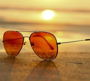 Офтальмолог дала советы по выбору солнцезащитных очков