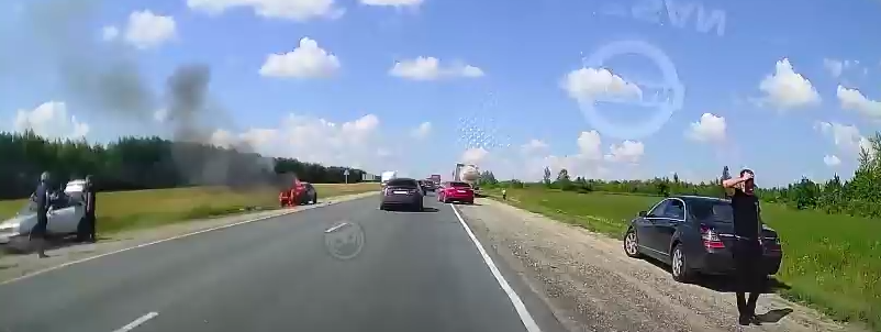 В Пензенской области на трассе в районе Богословки загорелся автомобиль