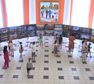 В Кузнецке работает фотовыставка "Самая красивая страна"