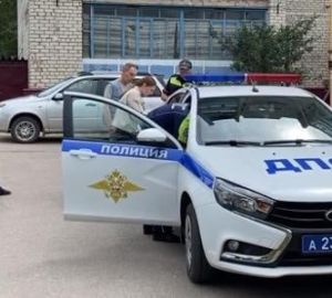 В Сердобске водитель «Лады-Калины» наехал на двух мальчиков во дворе дома