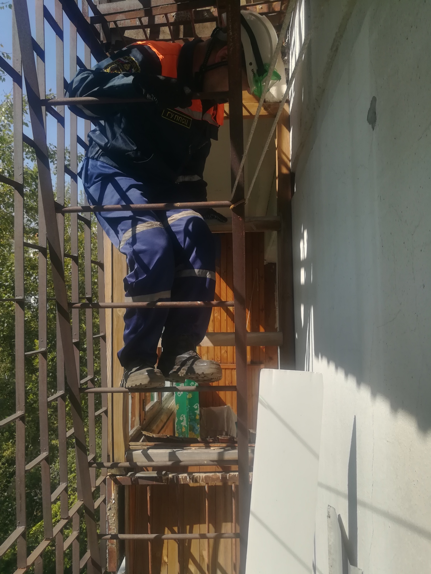 Пензенские спасатели помогли пенсионерке, которая упала в ванной