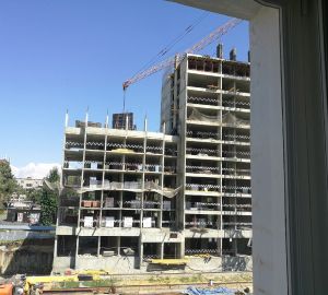 Пензенцы рассказали о нависшей над домом стреле строительного крана