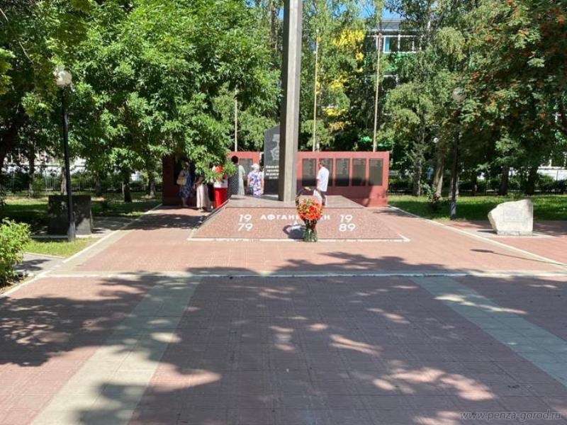 В Пензе привели в порядок мемориал «Разорванная звезда»