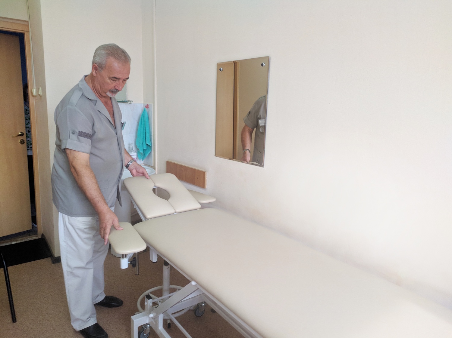 В детских поликлиниках Пензы появились современные массажные кушетки