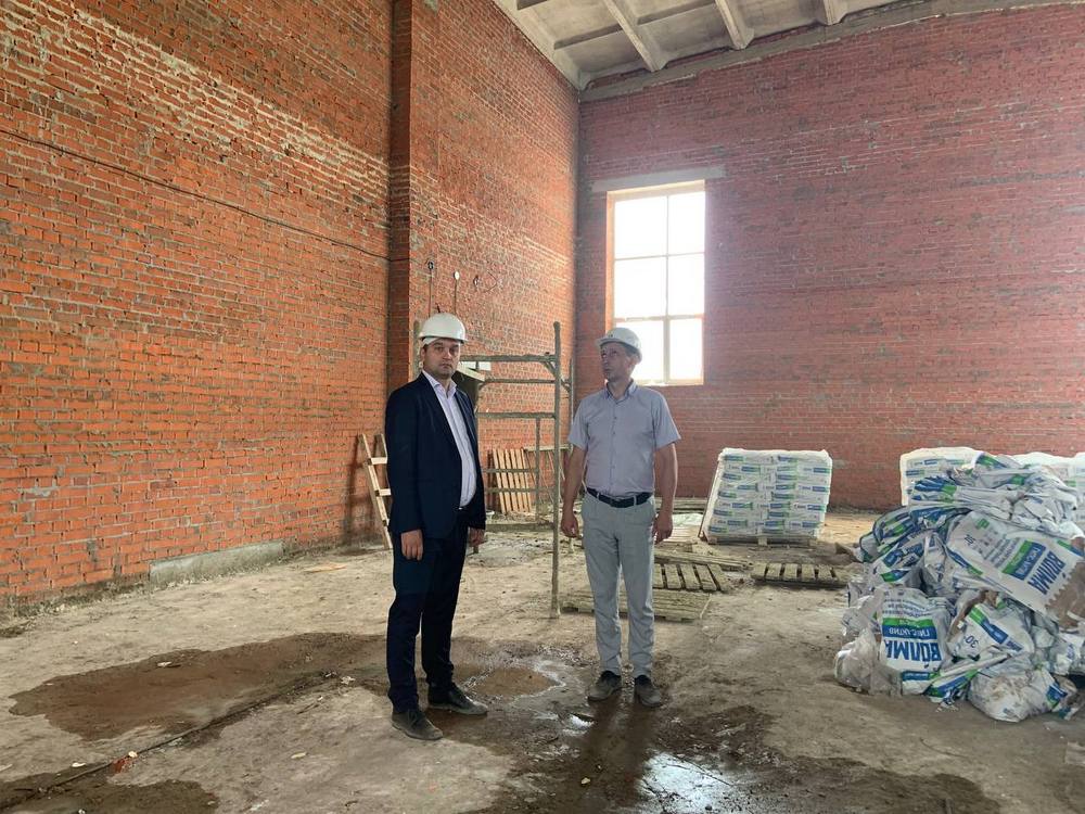 Алексей Комаров: строительная готовность школы в Чемодановке составляет 45%