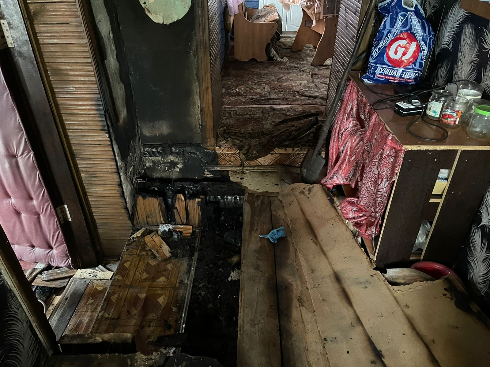 В Кузнецком районе проводят проверку по факту пожара в частном доме