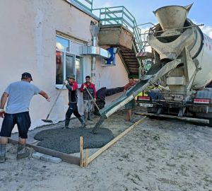 В Бессоновском районе рабочие безвозмездно начали ремонтировать детский сад