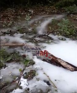 Пензенцы пожаловались на белую жидкость, заливающую Олимпийскую аллею