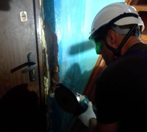 Пензенским  спасателям пришлось вскрыть дверь к беспомощному больному