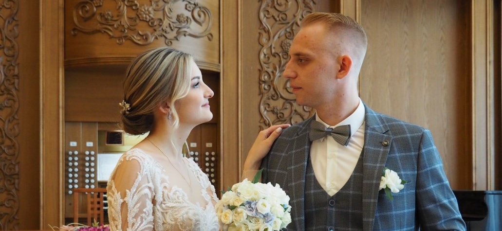 Пензенцам предложили провести в сентябре выездные регистрации брака